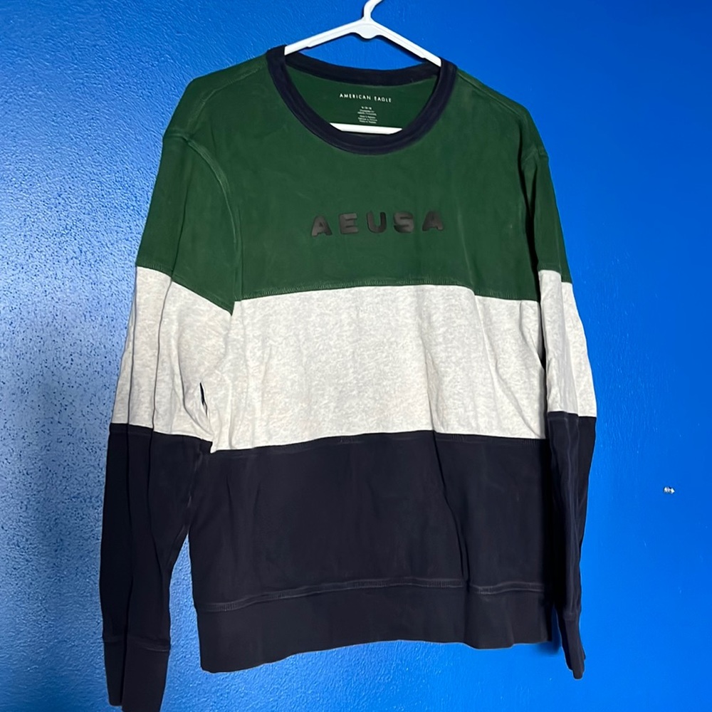 American Eagle crew neck